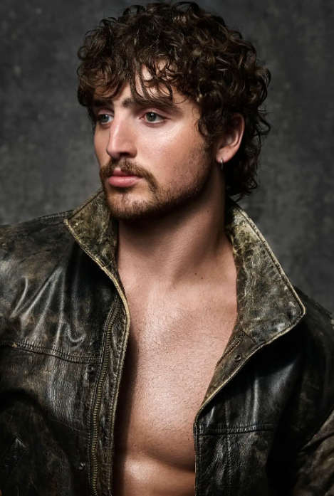 BENSON BOONE ВИПУСКАЄ ПЕРШУ НОВУ ПІСНЮ 2026 РОКУ — “THE TIME OF MY LIFE”