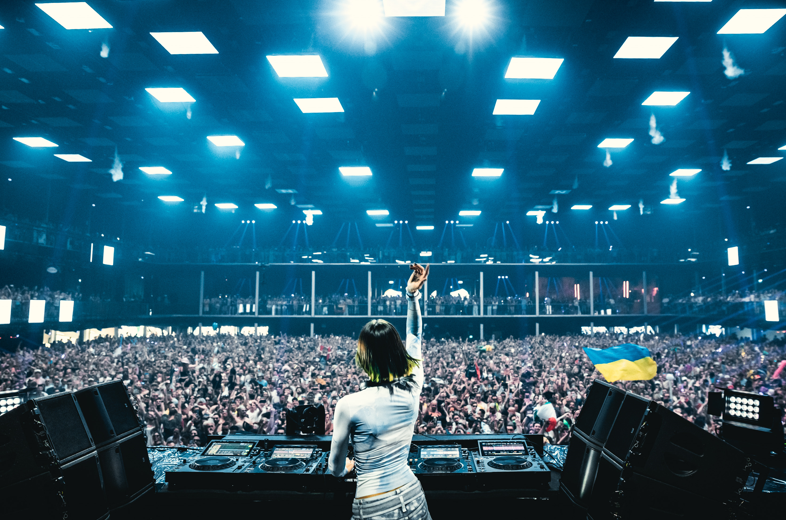 Всесвітньо відома українська DJ Miss Monique представила на Tomorrowland своє перше аудіовізуальне шоу BIORHYTHM