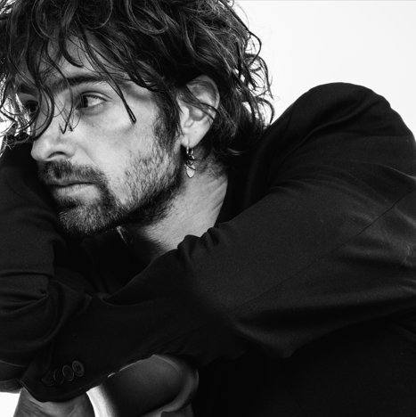 Чому мені вона сниться: Володимир Дантес презентує новий трек “ЧОМУ”, з питаннями без відповідей